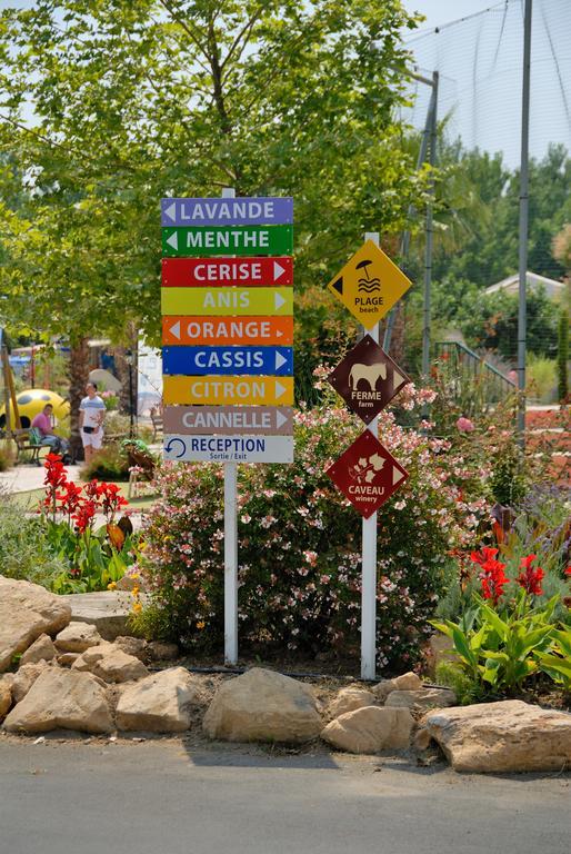 Happy Camp Mobile Homes In Domaine La Yole Kemping 5*